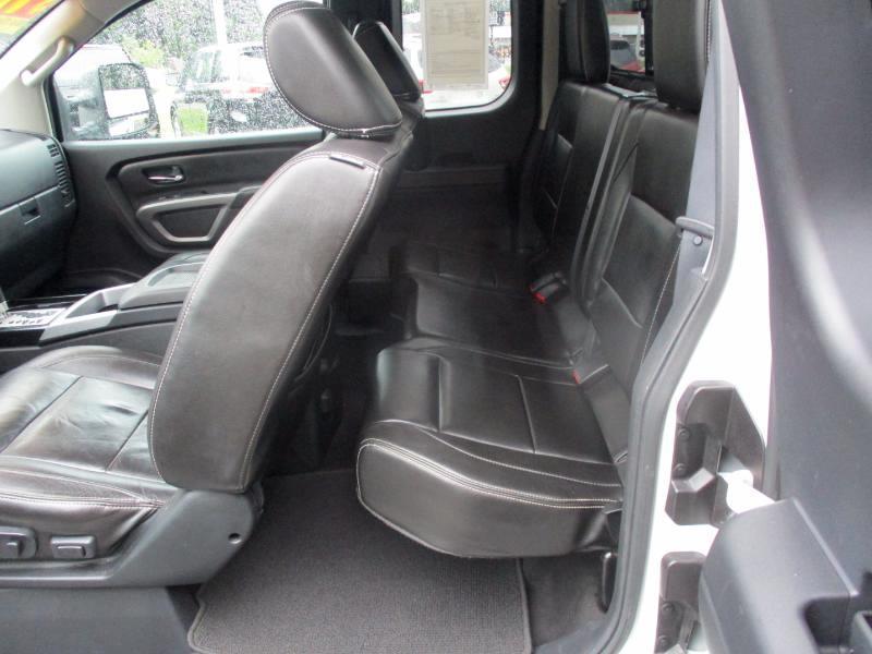 Nissan Titan PRO-4X King Cab 4WD 2015