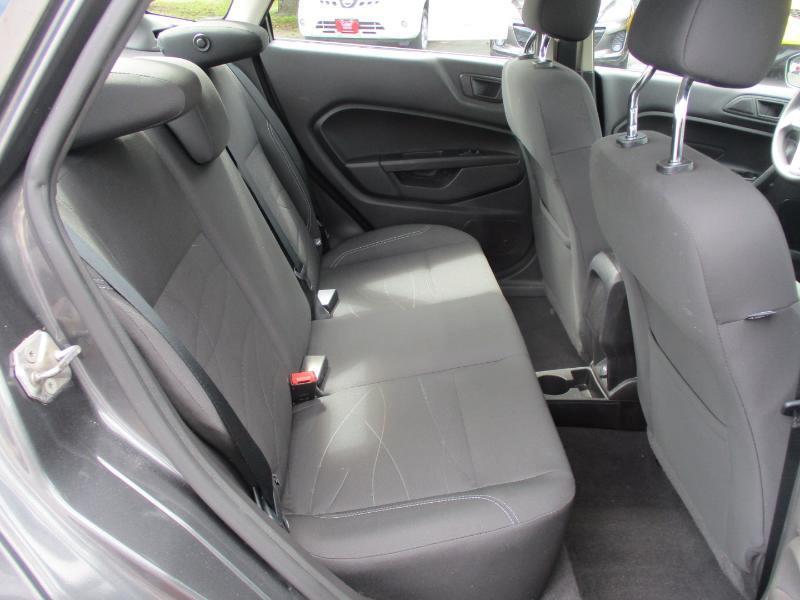 Ford Fiesta SE Sedan 2017
