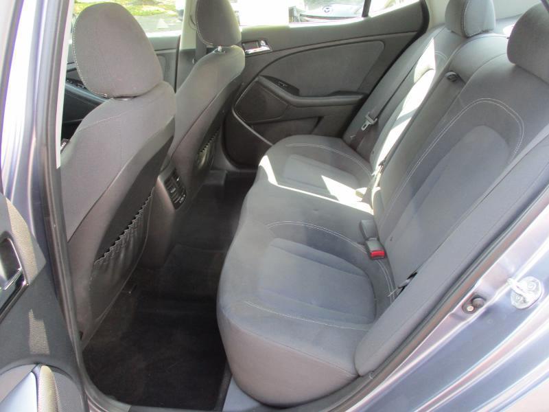 Kia Optima Hybrid Sedan 2012