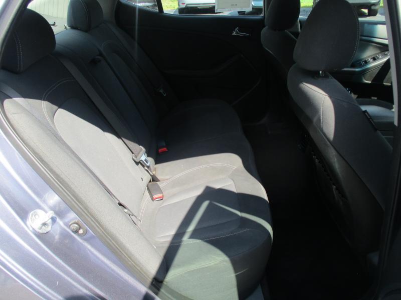Kia Optima Hybrid Sedan 2012