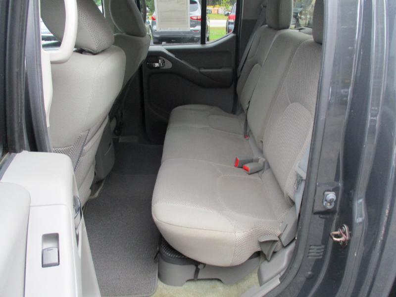 Nissan Frontier SV Crew Cab 4WD LWB 2013