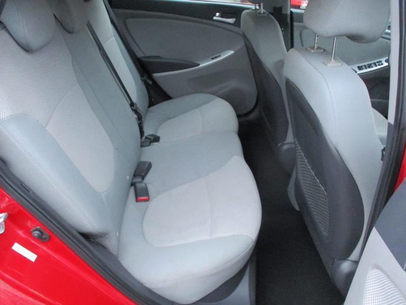 Hyundai Accent GS 5-Door 2013
