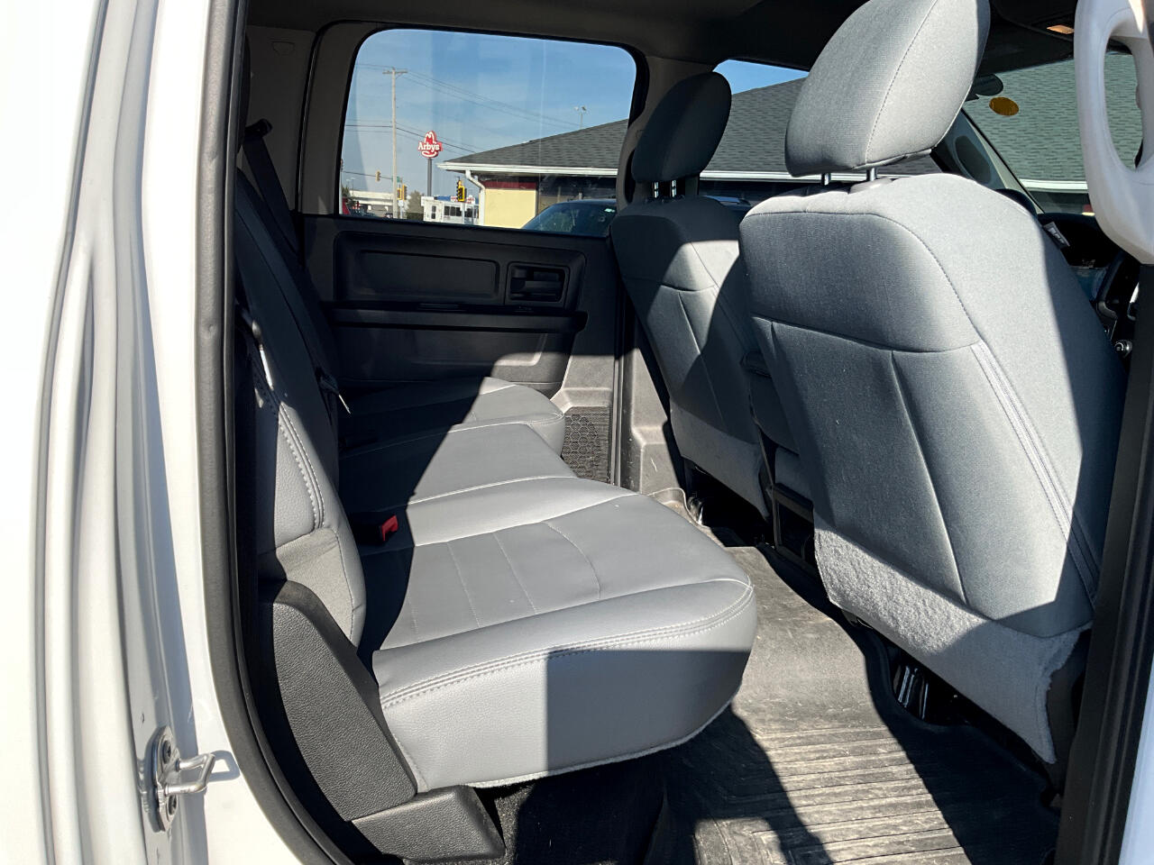 RAM 1500 Classic Tradesman Crew Cab SWB 4WD 2019