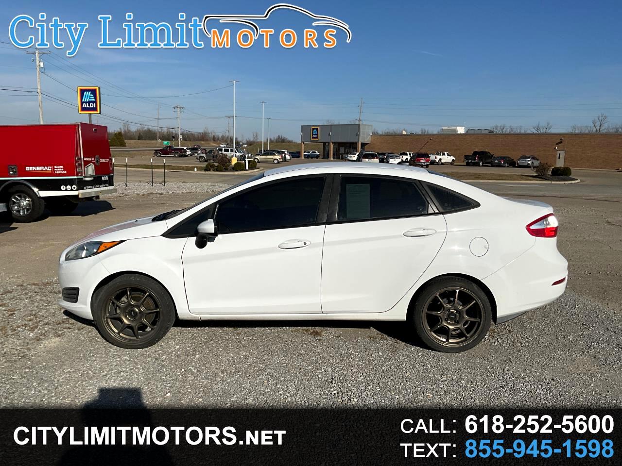 2015 Ford Fiesta S's photo