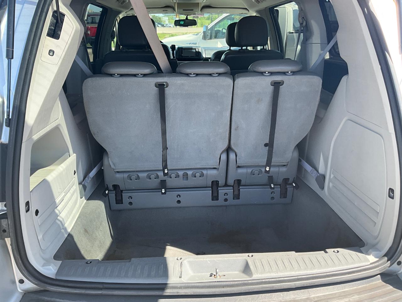 Volkswagen Routan SEL 2009