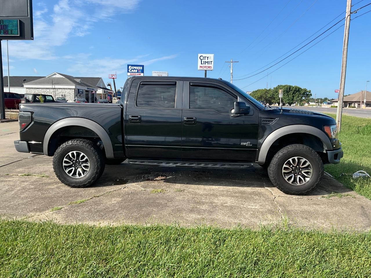 Ford F-150 SVT Raptor SuperCrew 5.5-ft. Bed 4WD 2011