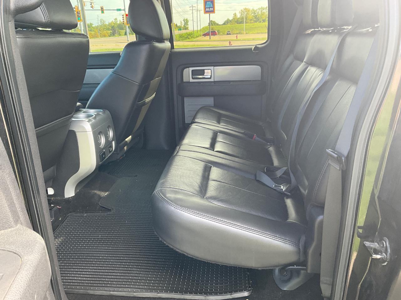 Ford F-150 SVT Raptor SuperCrew 5.5-ft. Bed 4WD 2011