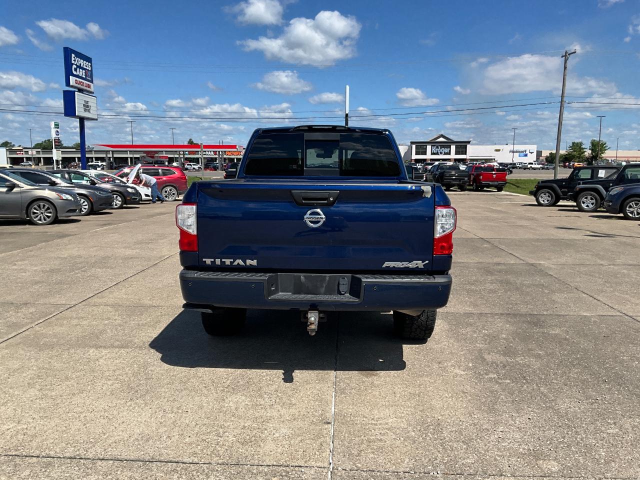 Nissan Titan SV Crew Cab 4WD 2019