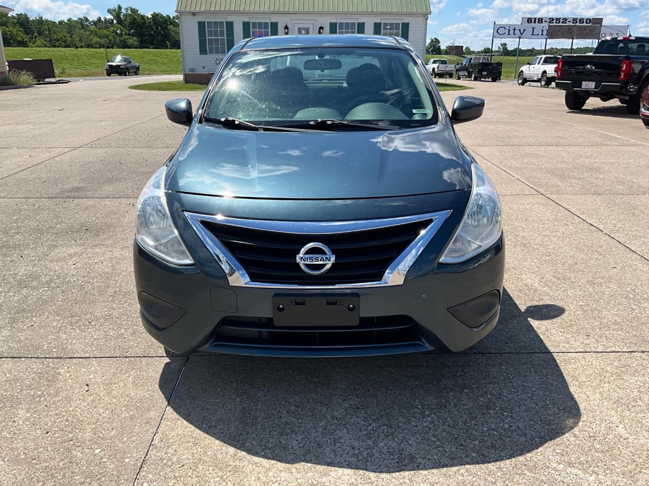 Nissan Versa 1.6 S 5M 2016