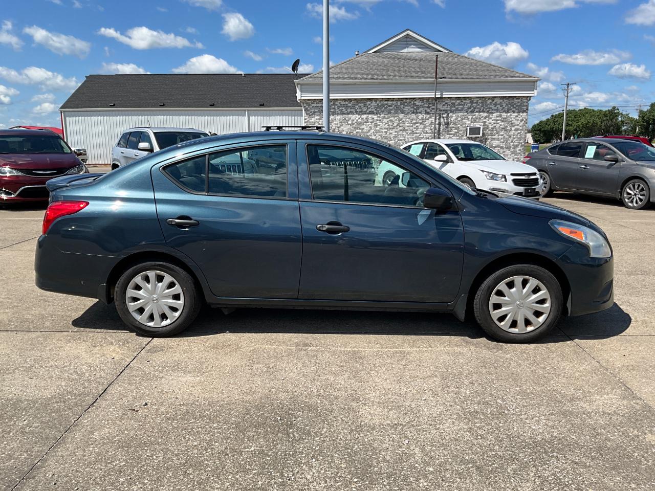 Nissan Versa 1.6 S 5M 2016