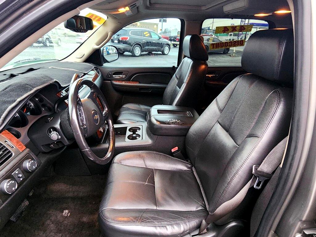 Chevrolet Suburban  2008