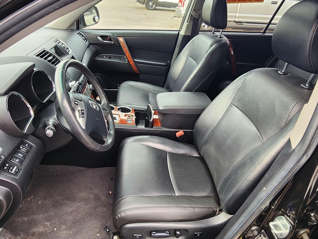 Toyota Highlander  2012