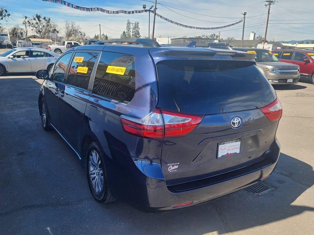 Toyota Sienna  2018