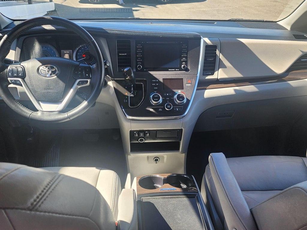 Toyota Sienna  2018