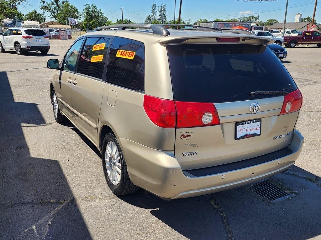 Toyota Sienna  2008