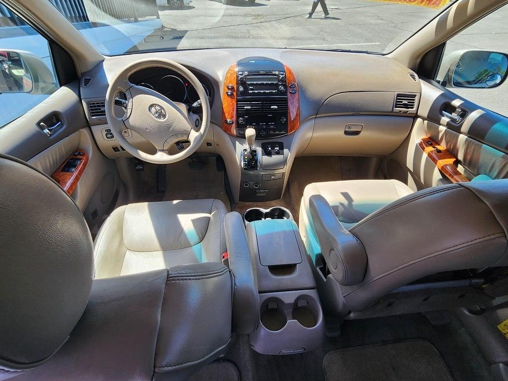 Toyota Sienna  2008