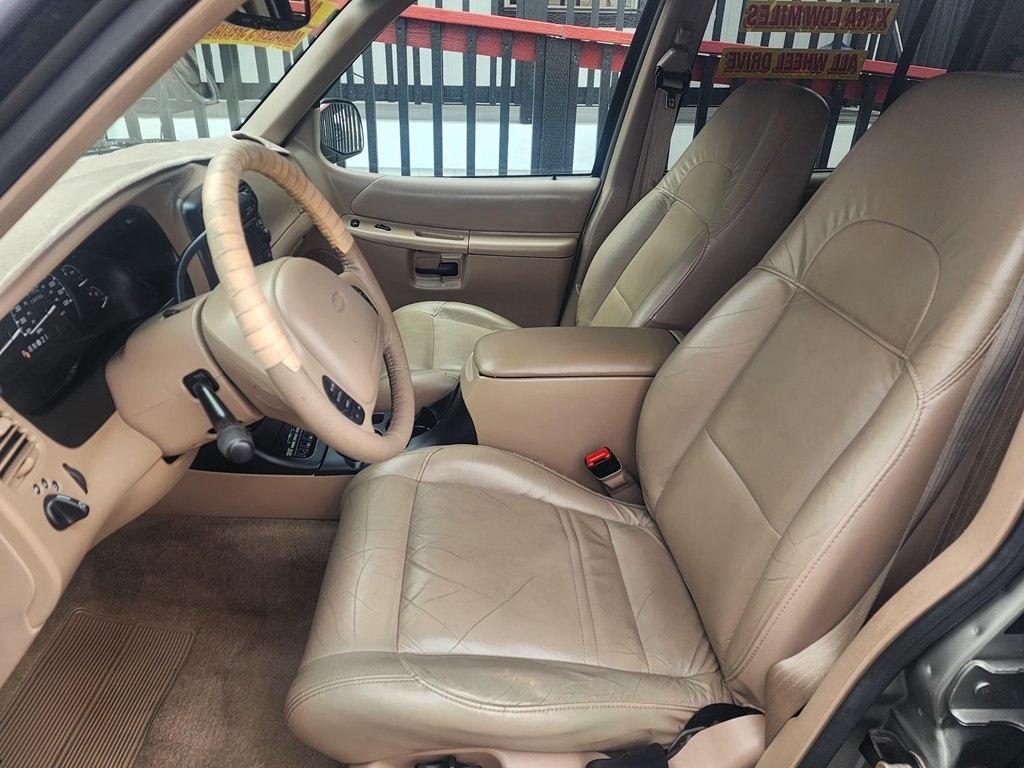 Ford Explorer  2001