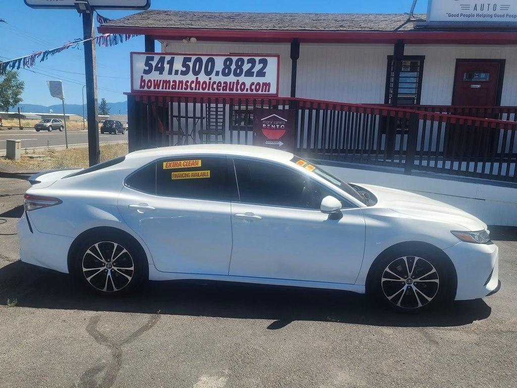 Toyota Camry  2019
