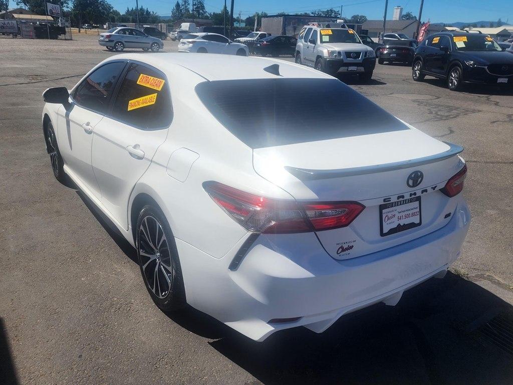 Toyota Camry  2019