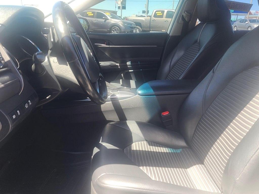 Toyota Camry  2019