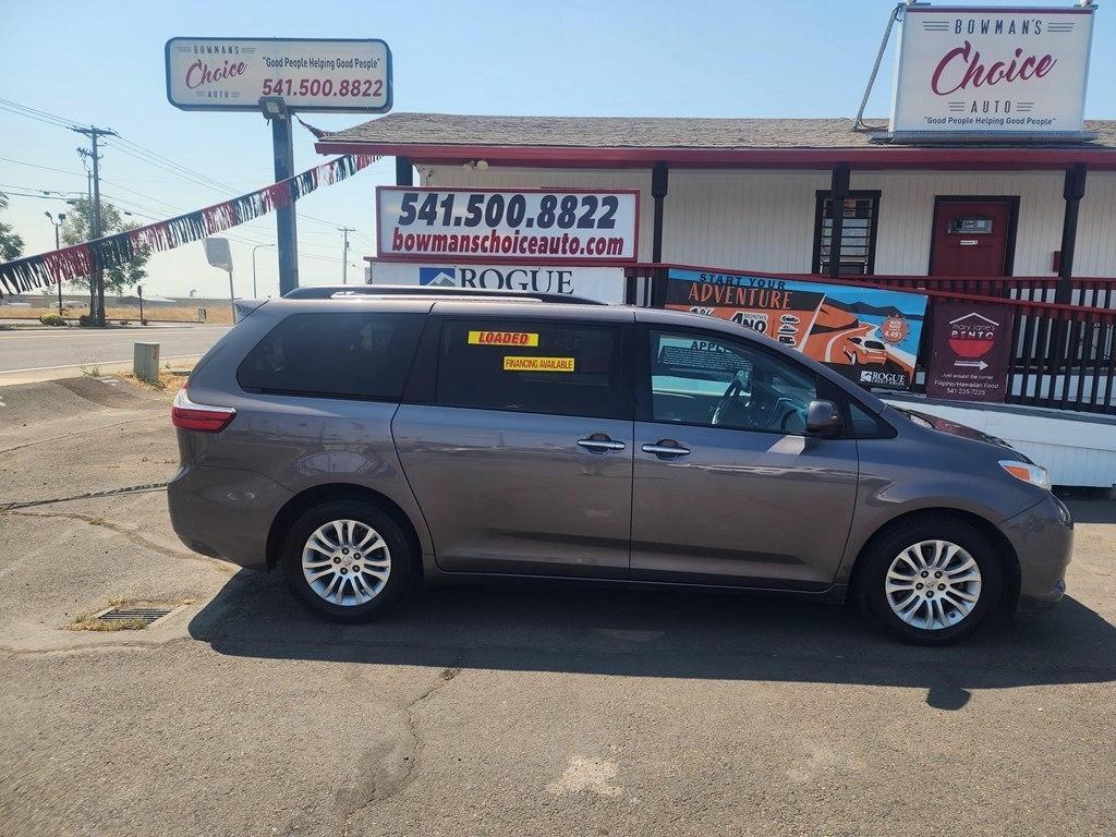 Toyota Sienna  2016
