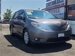 2016 Toyota Sienna 