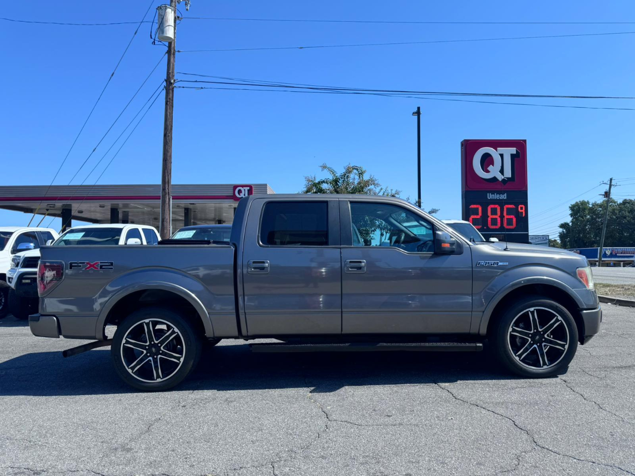 Ford F-150 Lariat SuperCrew 5.5-ft. Bed 2WD 2010 Ford F-150 Lariat SuperCrew 5.5-ft. Bed 2WD 2010