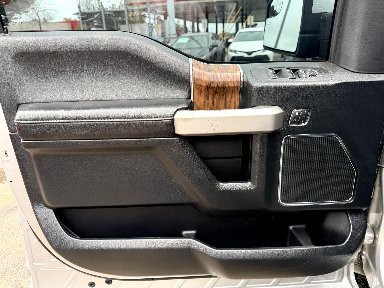Ford F-150 King-Ranch SuperCrew 5.5-ft. 2WD 2019 Ford F-150 King-Ranch SuperCrew 5.5-ft. 2WD 2019