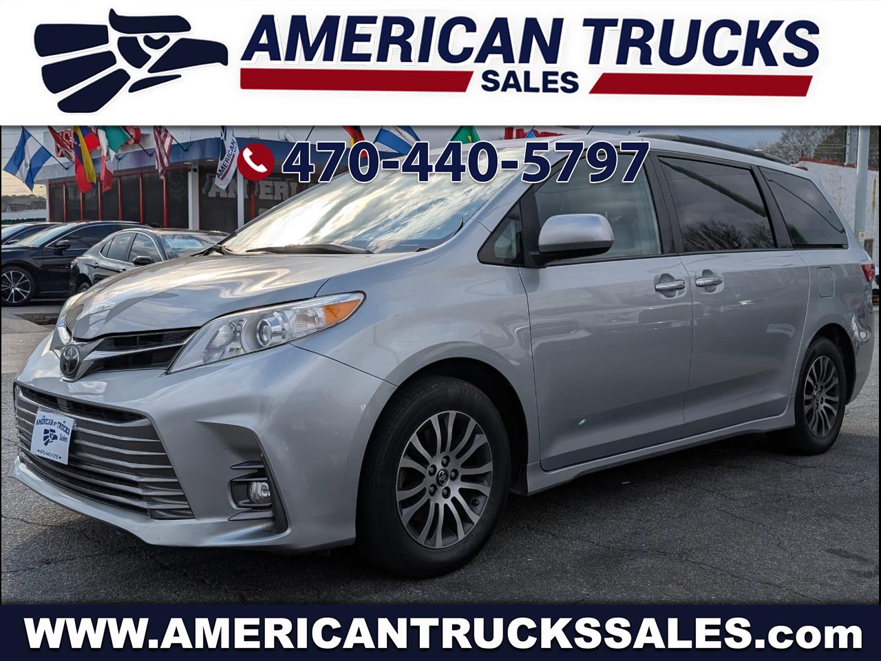 2019 Toyota Sienna XLE's photo