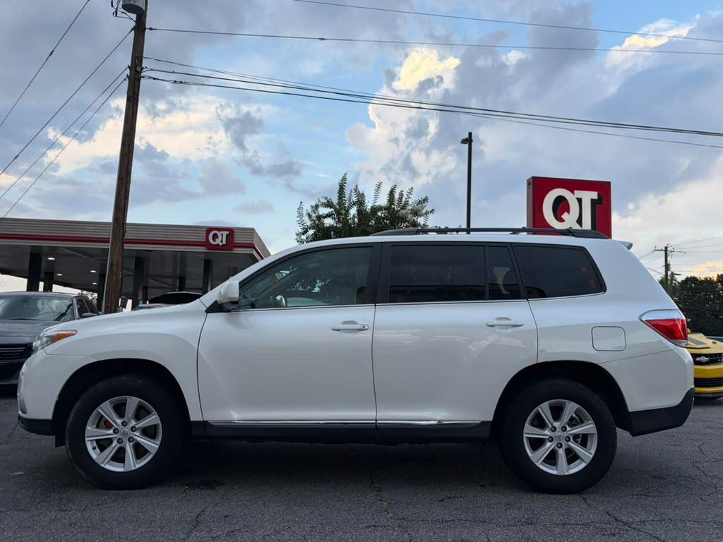 Toyota Highlander Base 2WD I4 2013