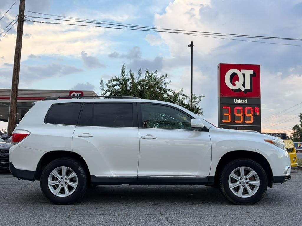 Toyota Highlander Base 2WD I4 2013