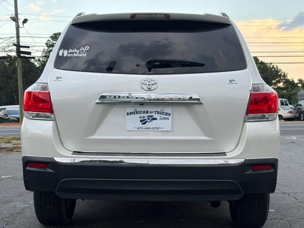 Toyota Highlander Base 2WD I4 2013
