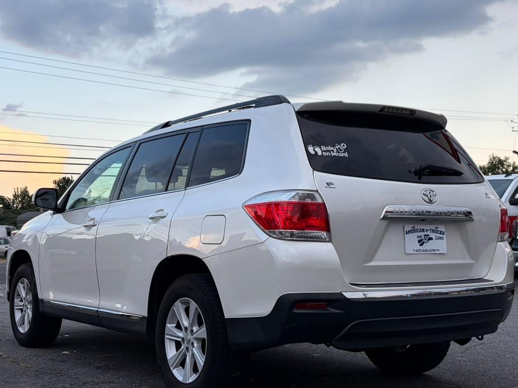 Toyota Highlander Base 2WD I4 2013