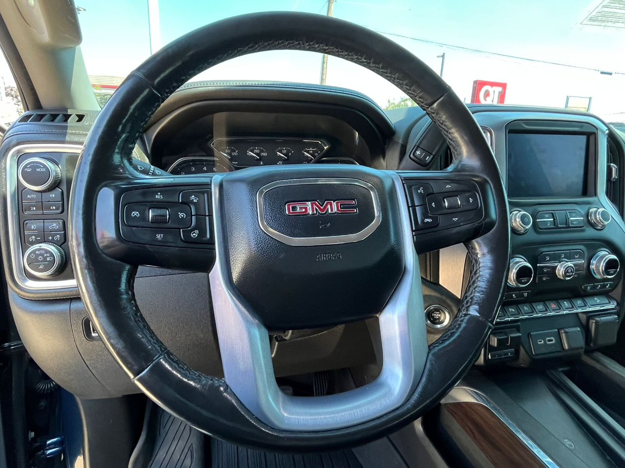 GMC Sierra 1500 SLT Crew Cab Short Box 4WD 2020 GMC Sierra 1500 SLT Crew Cab Short Box 4WD 2020