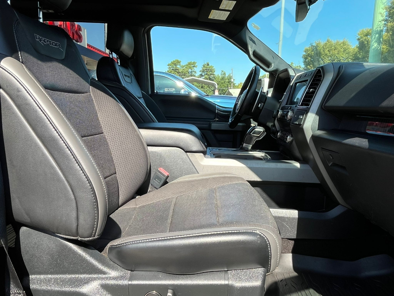 Ford F-150 Raptor SuperCrew 4WD 2019 Ford F-150 Raptor SuperCrew 4WD 2019