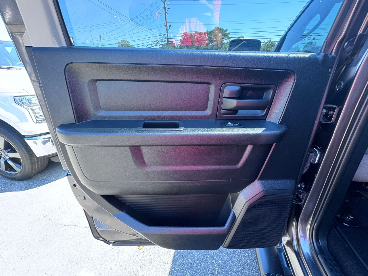 RAM 1500 Tradesman Crew Cab SWB 2WD 2018 RAM 1500 Tradesman Crew Cab SWB 2WD 2018