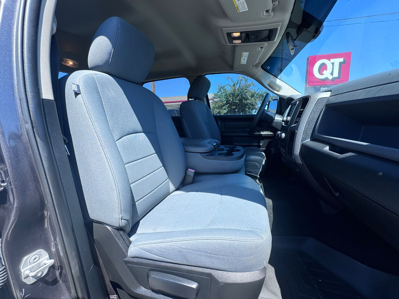 RAM 1500 Tradesman Crew Cab SWB 2WD 2018 RAM 1500 Tradesman Crew Cab SWB 2WD 2018