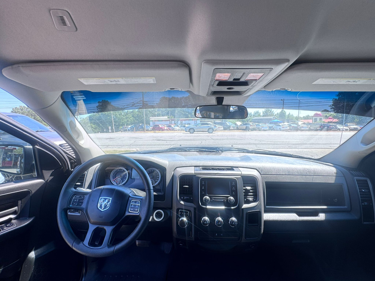 RAM 1500 Tradesman Crew Cab SWB 2WD 2018 RAM 1500 Tradesman Crew Cab SWB 2WD 2018