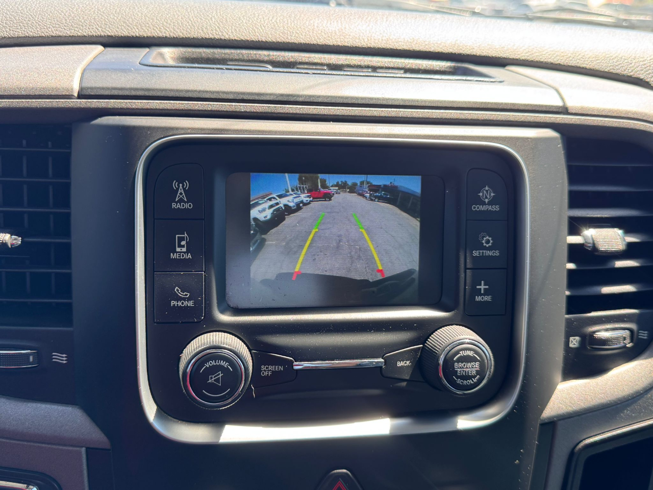 RAM 1500 Tradesman Crew Cab SWB 2WD 2018 RAM 1500 Tradesman Crew Cab SWB 2WD 2018