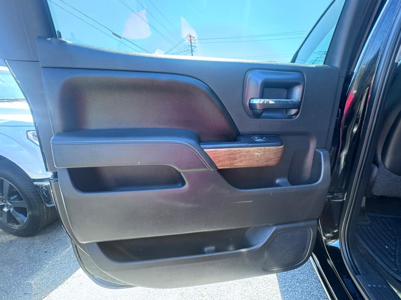 Chevrolet Silverado 1500 LTZ Crew Cab 2WD 2015 Chevrolet Silverado 1500 LTZ Crew Cab 2WD 2015