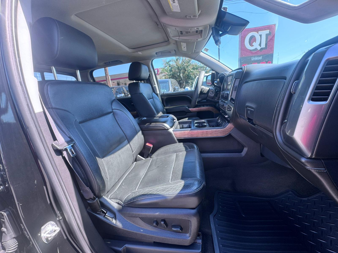 Chevrolet Silverado 1500 LTZ Crew Cab 2WD 2015 Chevrolet Silverado 1500 LTZ Crew Cab 2WD 2015