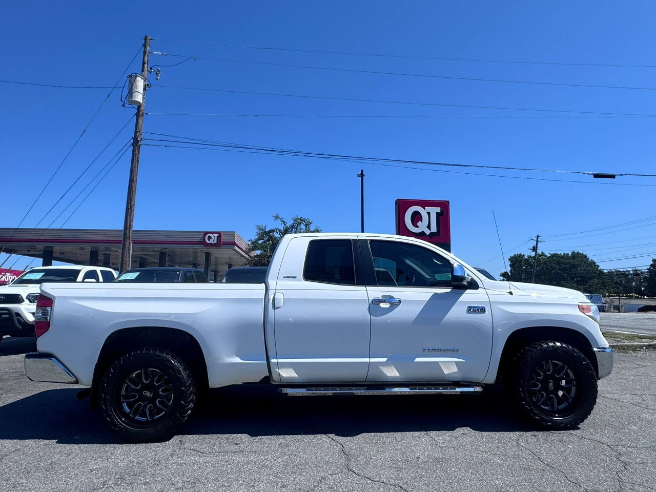 Toyota Tundra Limited 5.7L FFV Double Cab 2WD 2017 Toyota Tundra Limited 5.7L FFV Double Cab 2WD 2017