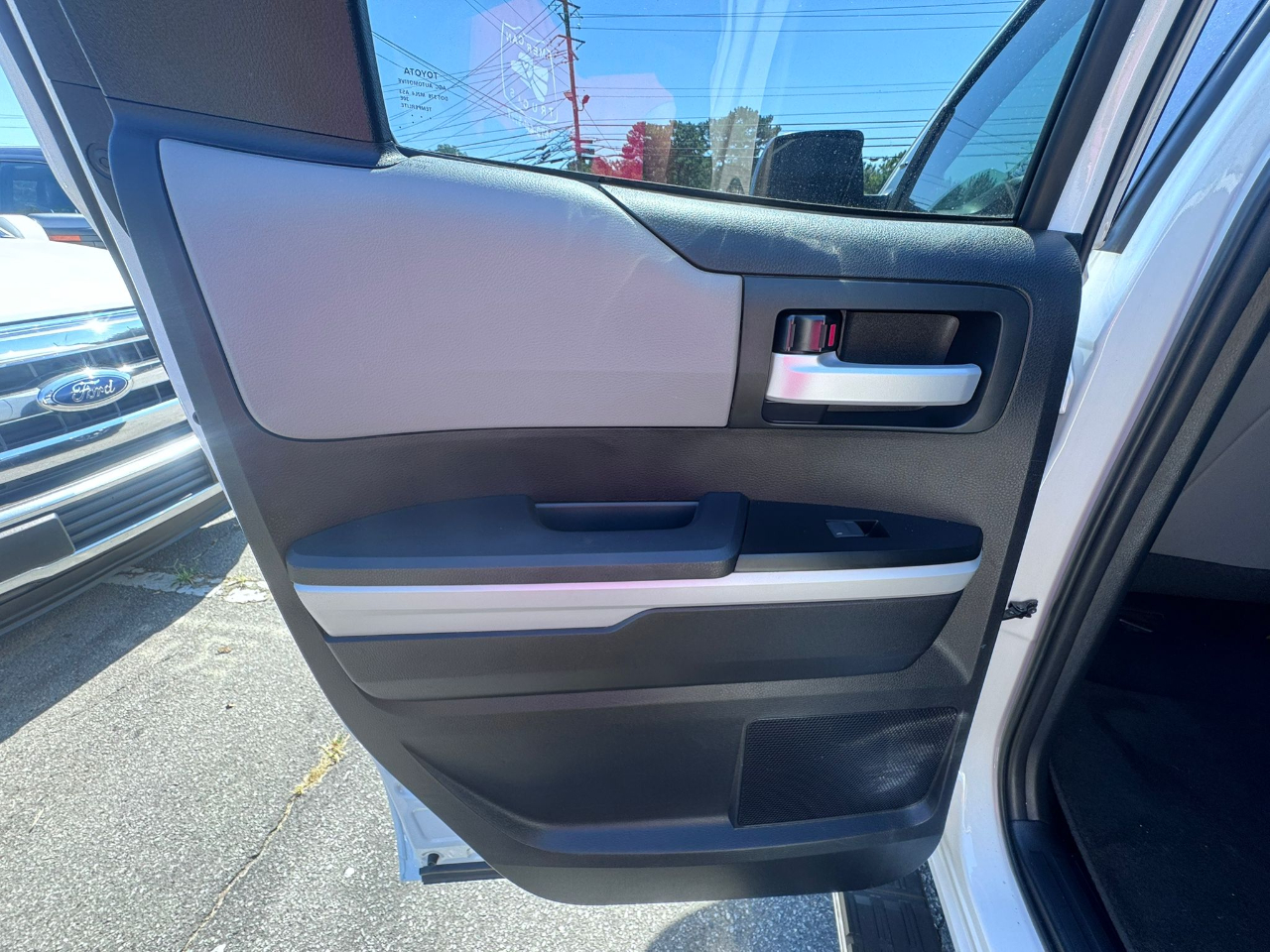 Toyota Tundra Limited 5.7L FFV Double Cab 2WD 2017 Toyota Tundra Limited 5.7L FFV Double Cab 2WD 2017