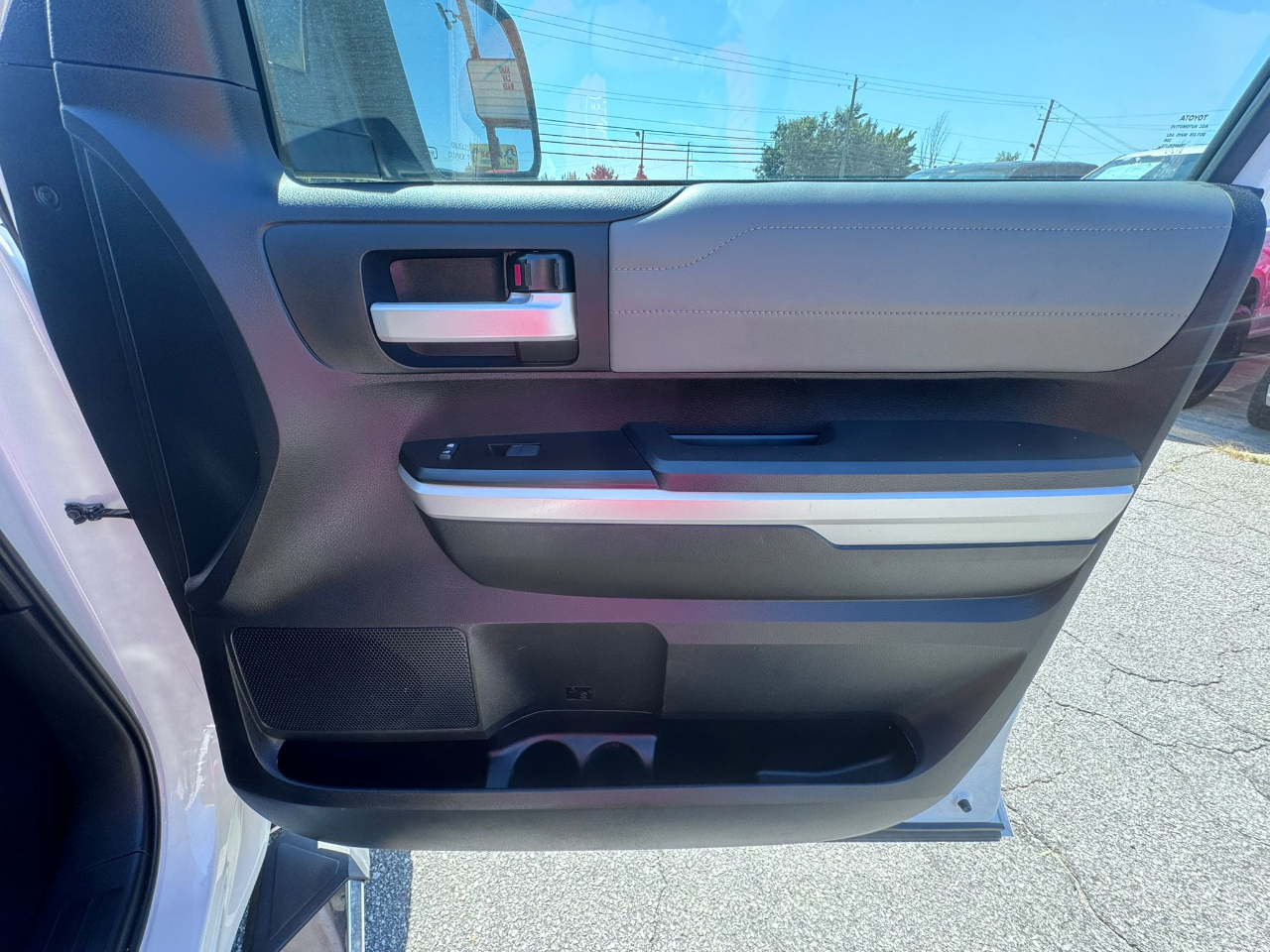 Toyota Tundra Limited 5.7L FFV Double Cab 2WD 2017 Toyota Tundra Limited 5.7L FFV Double Cab 2WD 2017