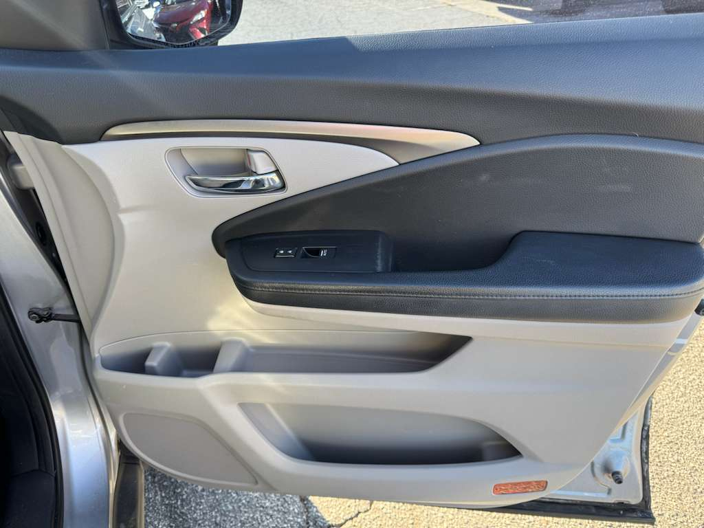 Honda Pilot EX-L w/RES 2017 Honda Pilot EX-L w/RES 2017