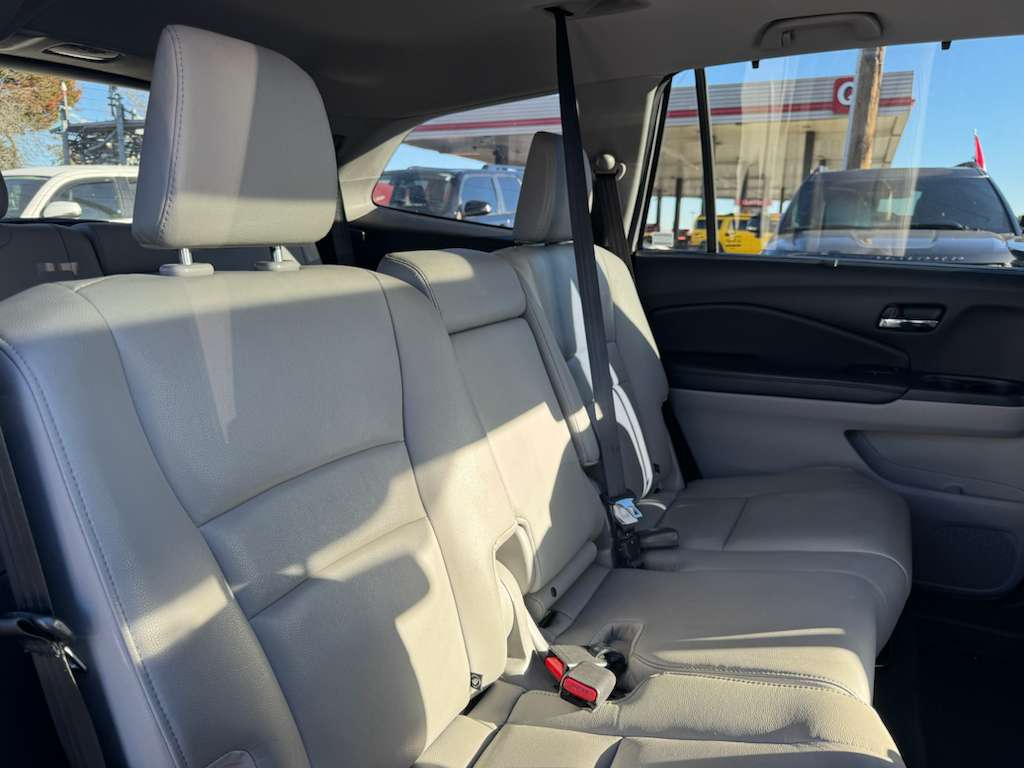 Honda Pilot EX-L w/RES 2017 Honda Pilot EX-L w/RES 2017