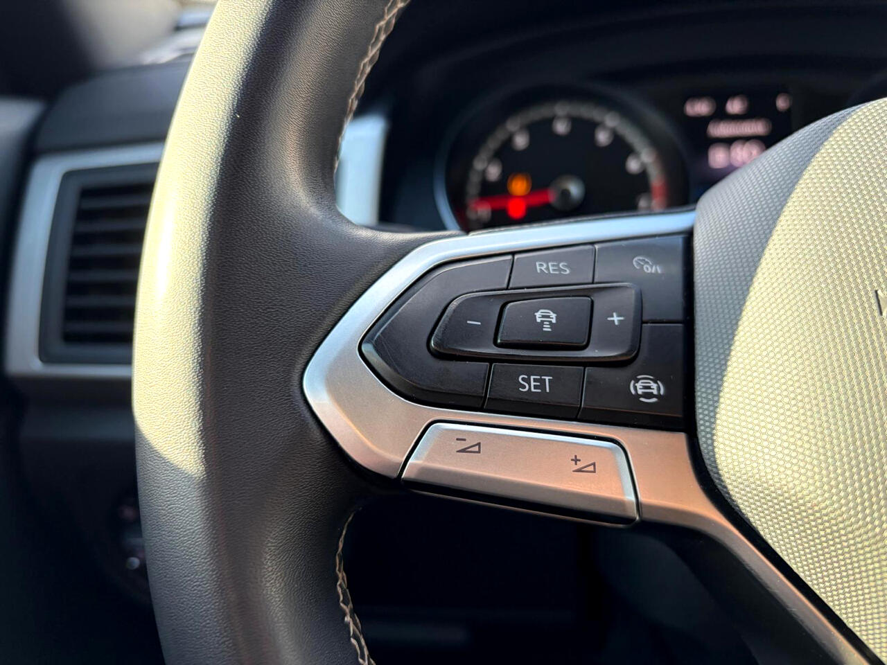 Volkswagen Atlas Cross Sport SE w/Technology 2021