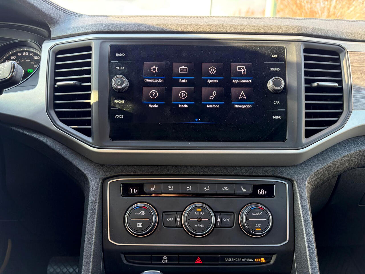 Volkswagen Atlas Cross Sport SE w/Technology 2021