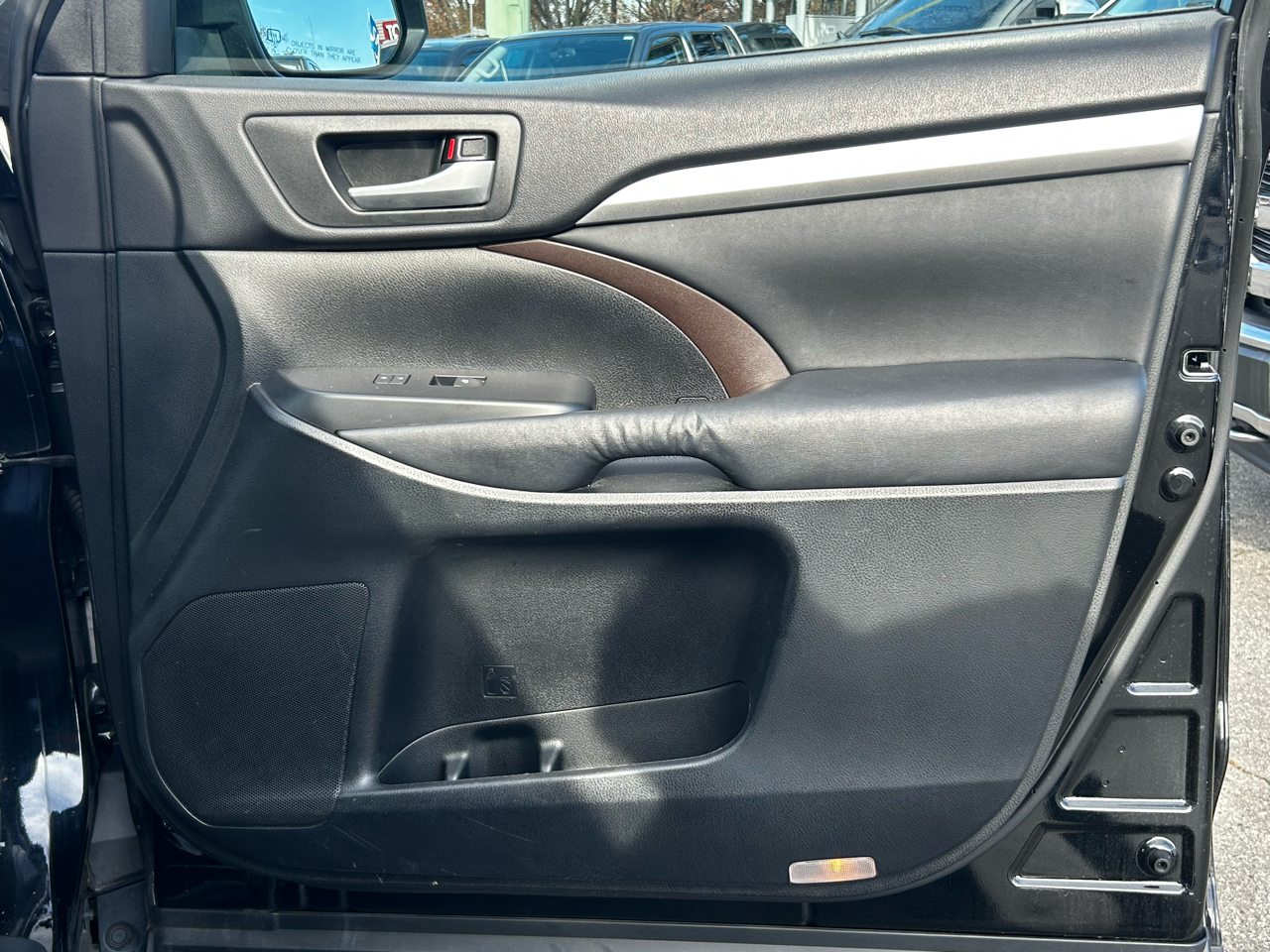 Toyota Highlander XLE FWD V6 2015