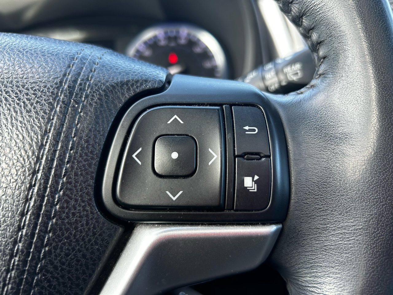 Toyota Highlander XLE FWD V6 2015